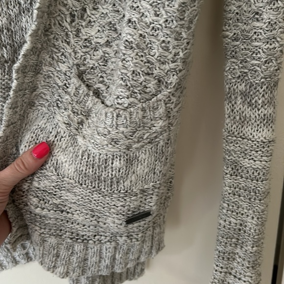Light grey knit cardigan, Abercrombie & Fitch size XS/S, front pockets - Picture 2 of 5